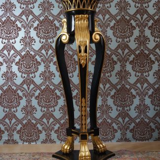 SERIE DE DEUX SELLETTES TABLES D'APPOINT DORÉ À LA FEUILLE D'OR D'UN CHÂTEAU